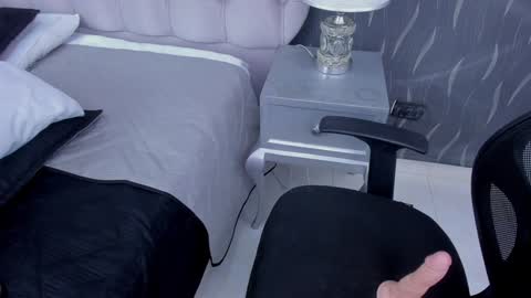 Snapshot of miavolkova_ chatting on December 21, 9:15 pm  Chloe  online show from December 21, 9:15 pm