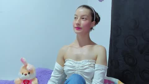Snapshot of miavolkova_ chatting on September 8, 11:15 pm  Chloe  online show from September 8, 11:15 pm