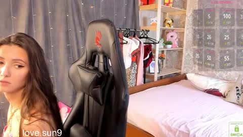 Snapshot of michel_momsen chatting on February 25, 12:05 pm Michel online show from February 25, 12:05 pm