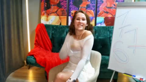 Snapshot of michelleortis chatting on December 15, 2:16 pm MichelleOrtis online show from December 15, 2:16 pm