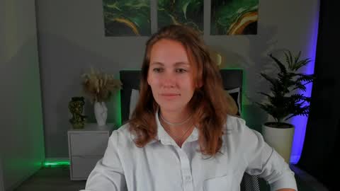 Snapshot of michelleortis chatting on December 4, 2:15 pm MichelleOrtis online show from December 4, 2:15 pm