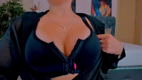 michellereys online show from September 15, 11:12 pm