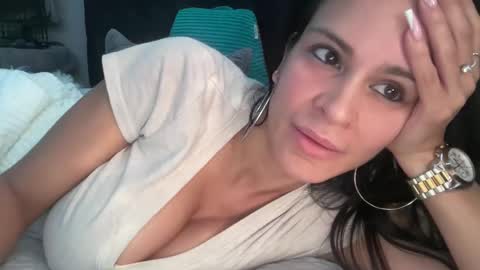 Skye online show from February 26, 10:00 pm