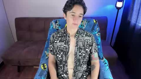 Blue online show from November 12, 3:32 pm