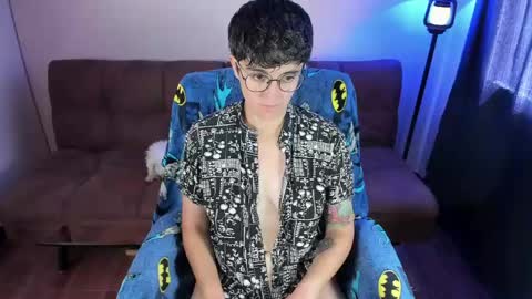 Blue online show from March 31, 3:23 pm