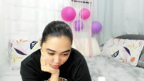 Snapshot of midnightbunny_ chatting on October 16, 1:14 pm Bunny 3 online show from October 16, 1:14 pm