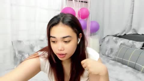 Snapshot of midnightbunny_ chatting on October 12, 7:22 am Bunny 3 online show from October 12, 7:22 am
