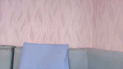 miia scoott  online show from October 6, 12:00 pm