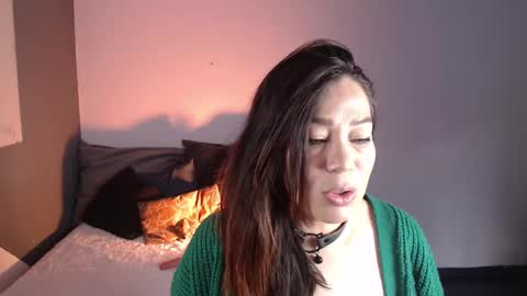 Snapshot of miiaawallace chatting on February 9, 1:14 pm miiaawallace online show from February 9, 1:14 pm