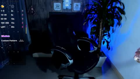 Snapshot of miichael_black chatting on October 10, 12:26 am Michael Black online show from October 10, 12:26 am