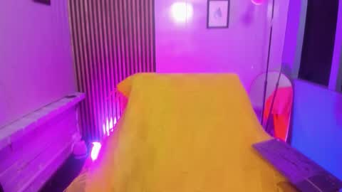 miilu  online show from March 19, 3:55 am