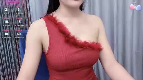 Snapshot of miixuuee chatting on October 15, 5:54 am Ema online show from October 15, 5:54 am