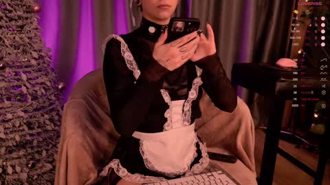 mika_moon_ online show from January 4, 10:02 pm