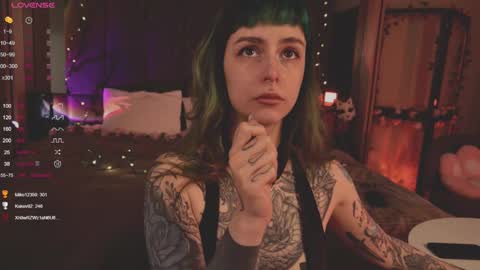 mika_moon_ online show from February 22, 8:50 am