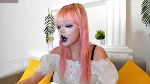 Mika online show from February 4, 7:55 am