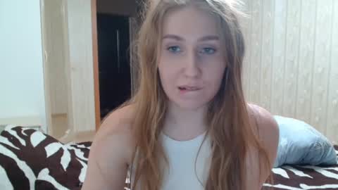 Snapshot of miku_sanders2 chatting on February 12, 7:44 am miku_sanders2 online show from February 12, 7:44 am
