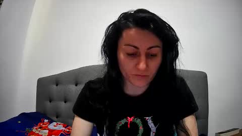 Mikyloveu online show from April 7, 3:25 pm