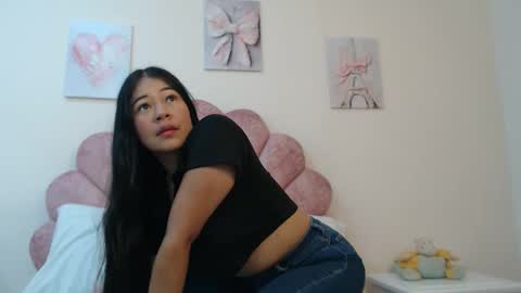 mila_adamss online show from May 13, 10:54 am