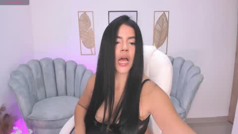 Snapshot of mila_blaze chatting on October 10, 4:39 am mila_blaze online show from October 10, 4:39 am
