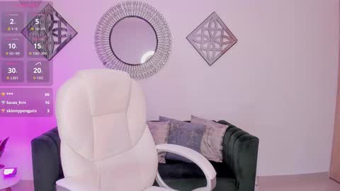 Snapshot of mila_blaze chatting on September 29, 6:18 am mila_blaze online show from September 29, 6:18 am