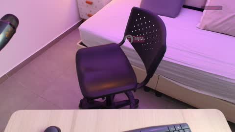 Snapshot of mila_kiitty chatting on January 9, 11:25 am Milena online show from January 9, 11:25 am