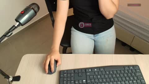 Snapshot of mila_kiitty chatting on January 11, 11:12 am Milena online show from January 11, 11:12 am