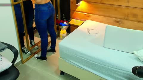 Snapshot of mila_kiitty chatting on February 15, 11:17 am Milena online show from February 15, 11:17 am