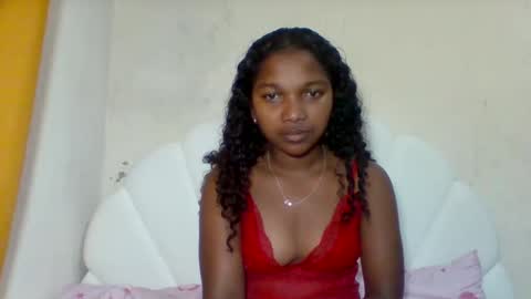 mila_lunah online show from May 19, 1:45 am