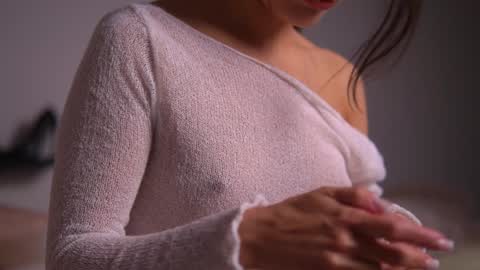 Snapshot of mila_may_ chatting on December 18, 2:53 am mila may online show from December 18, 2:53 am