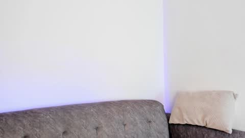 Snapshot of mila_monty__ chatting on January 5, 8:52 pm online show from January 5, 8:52 pm
