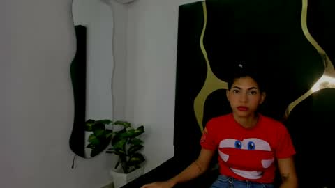 mila_petiteasm online show from June 26, 12:39 pm