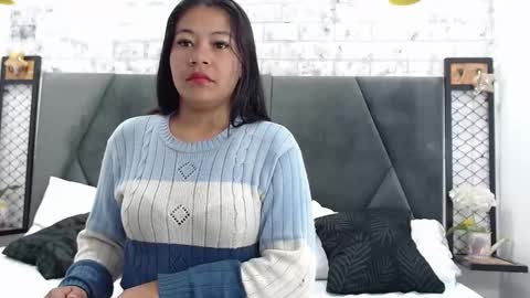 Snapshot of milaaadams chatting on January 10, 11:00 am mila online show from January 10, 11:00 am