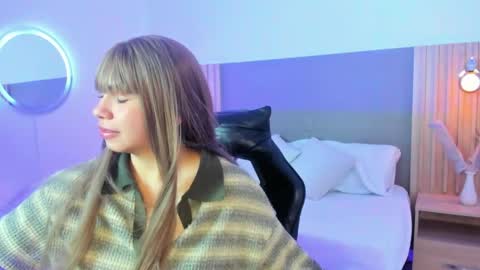 milaack_ online show from April 8, 2:24 am