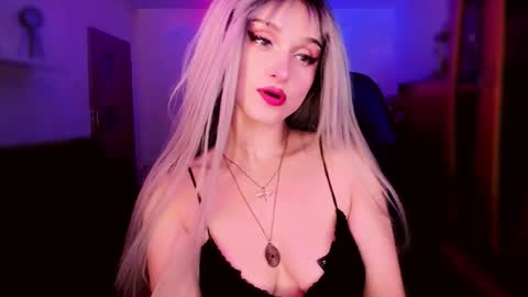 MiladyJolie online show from April 2, 3:15 am