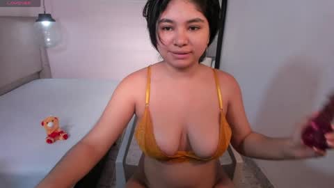 milaheat1 online show from May 9, 9:28 pm