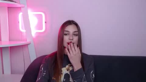 milanaangelas online show from March 8, 5:55 am