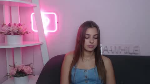 milanaangelas online show from November 3, 6:17 am