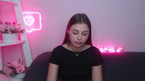 Snapshot of milanaangelas chatting on February 11, 5:58 am milanaangelas online show from February 11, 5:58 am