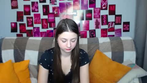 milanaroz online show from February 24, 5:41 am