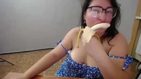 Snapshot of milaniyalove chatting on September 18, 7:40 am milaniyalove online show from September 18, 7:40 am