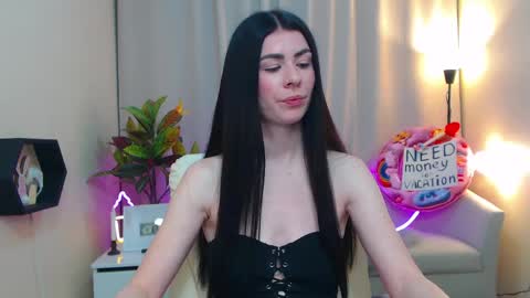 milasecretsss online show from May 30, 7:39 am