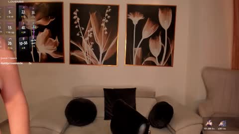 Mila Velvet online show from March 25, 6:22 pm