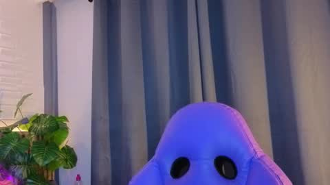 milena_lawson online show from December 3, 11:01 am