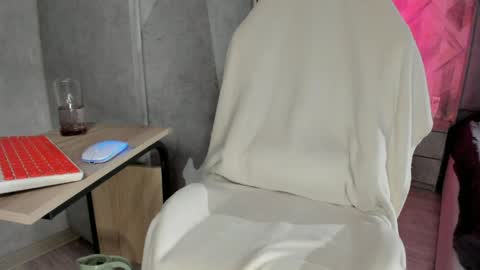 Maria online show from April 15, 10:49 am