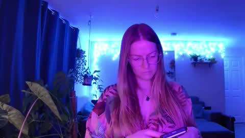 Milf Tara36 online show from October 27, 6:35 pm