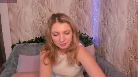 milinafox online show from April 7, 11:12 am