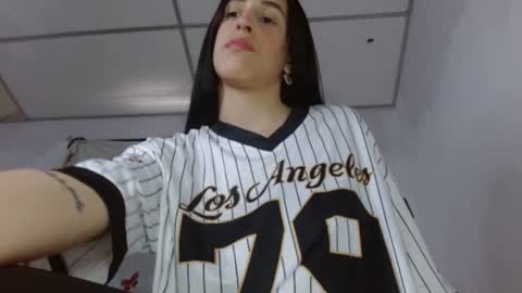 Amira online show from December 21, 6:11 pm