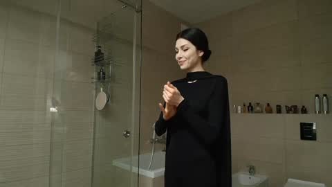 milla bella online show from January 6, 7:28 pm