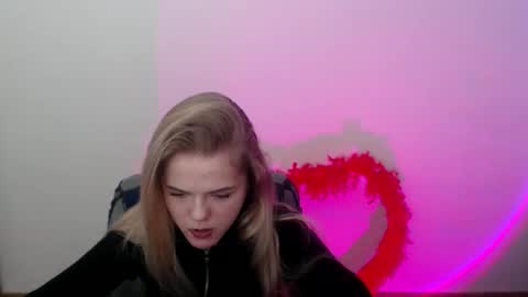 millaloveli online show from March 3, 8:31 am