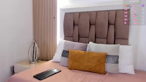 millie_byers online show from October 28, 11:16 am